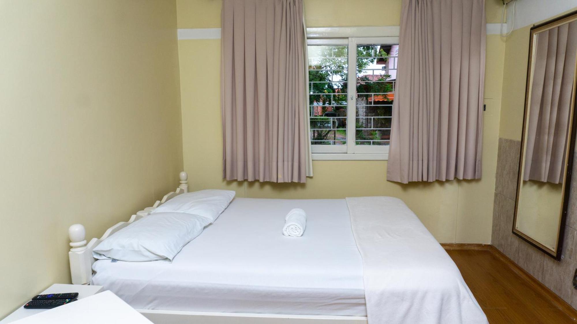 Canoas Hotel Castel Buitenkant foto