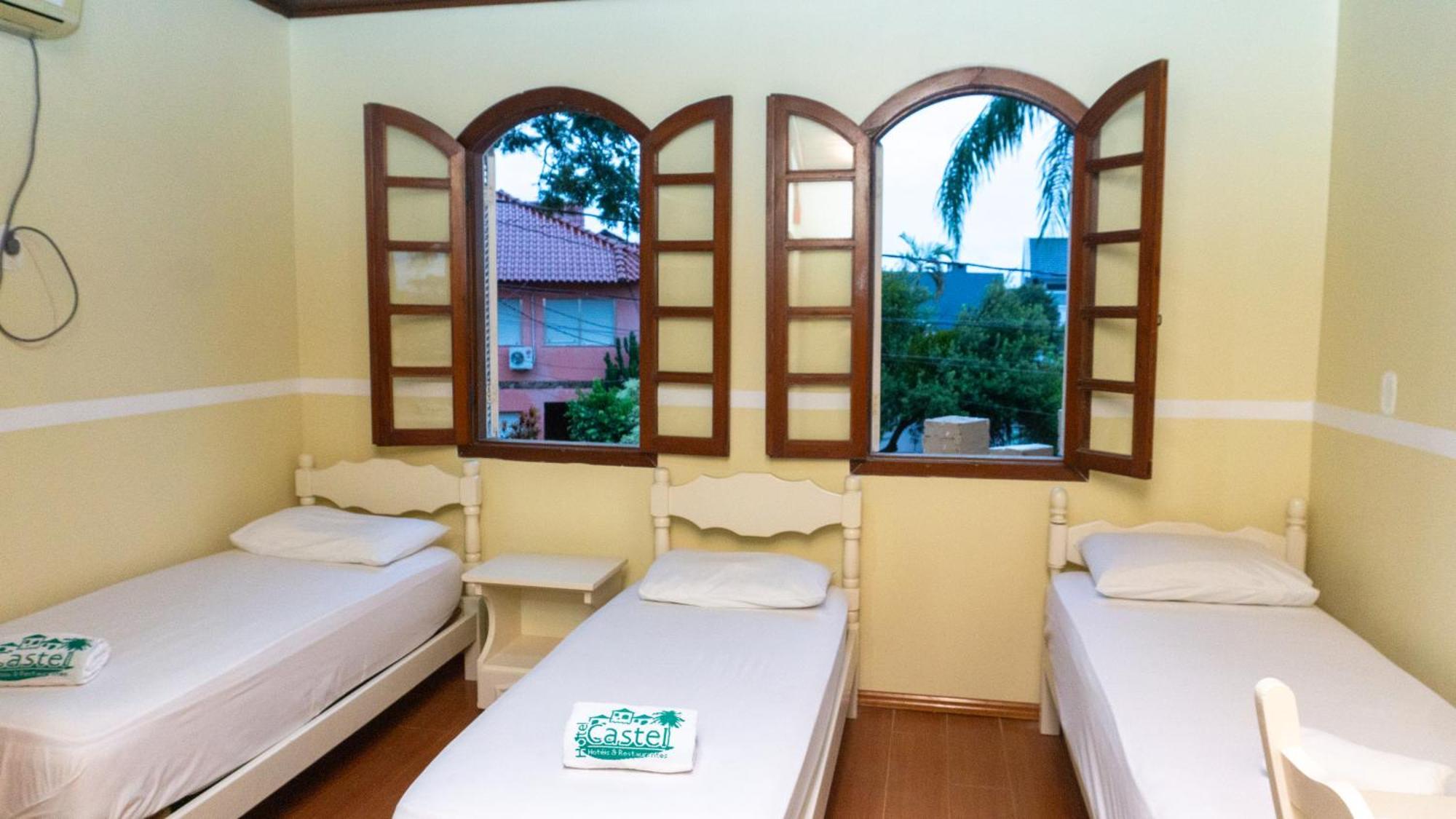 Canoas Hotel Castel Buitenkant foto